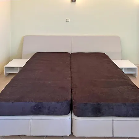 Premium Midia Σάνι Μπιτς